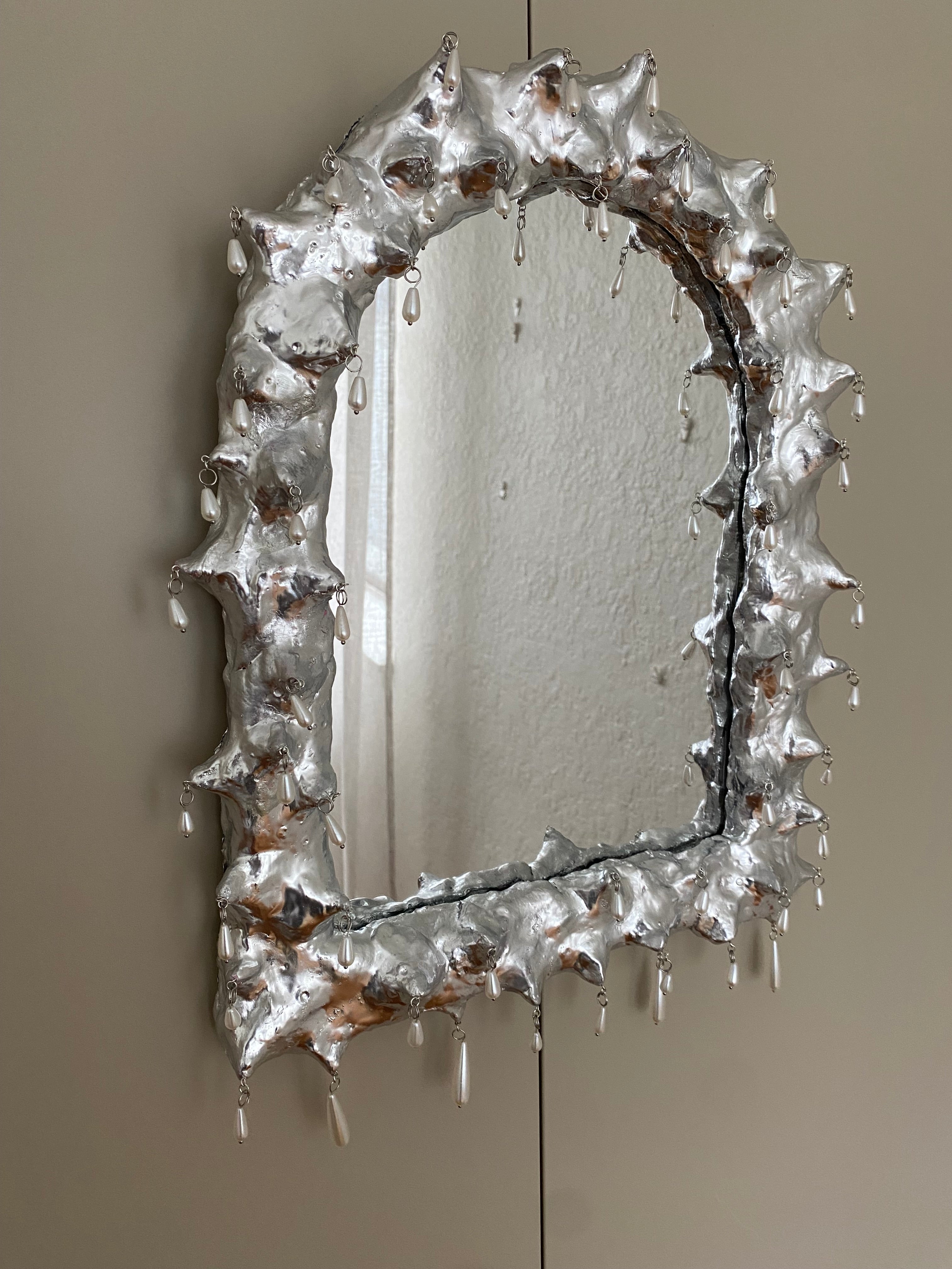 Urchin mirror