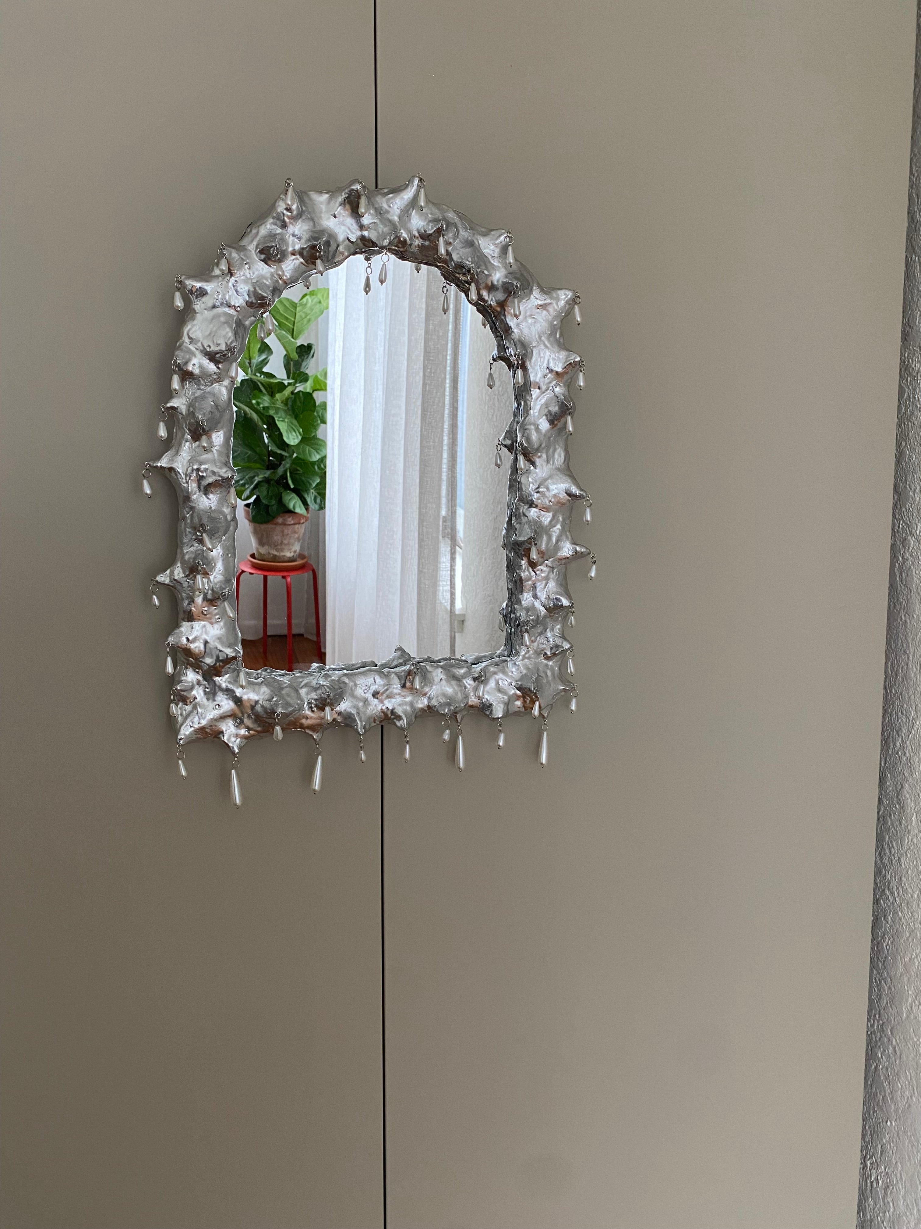 Urchin mirror